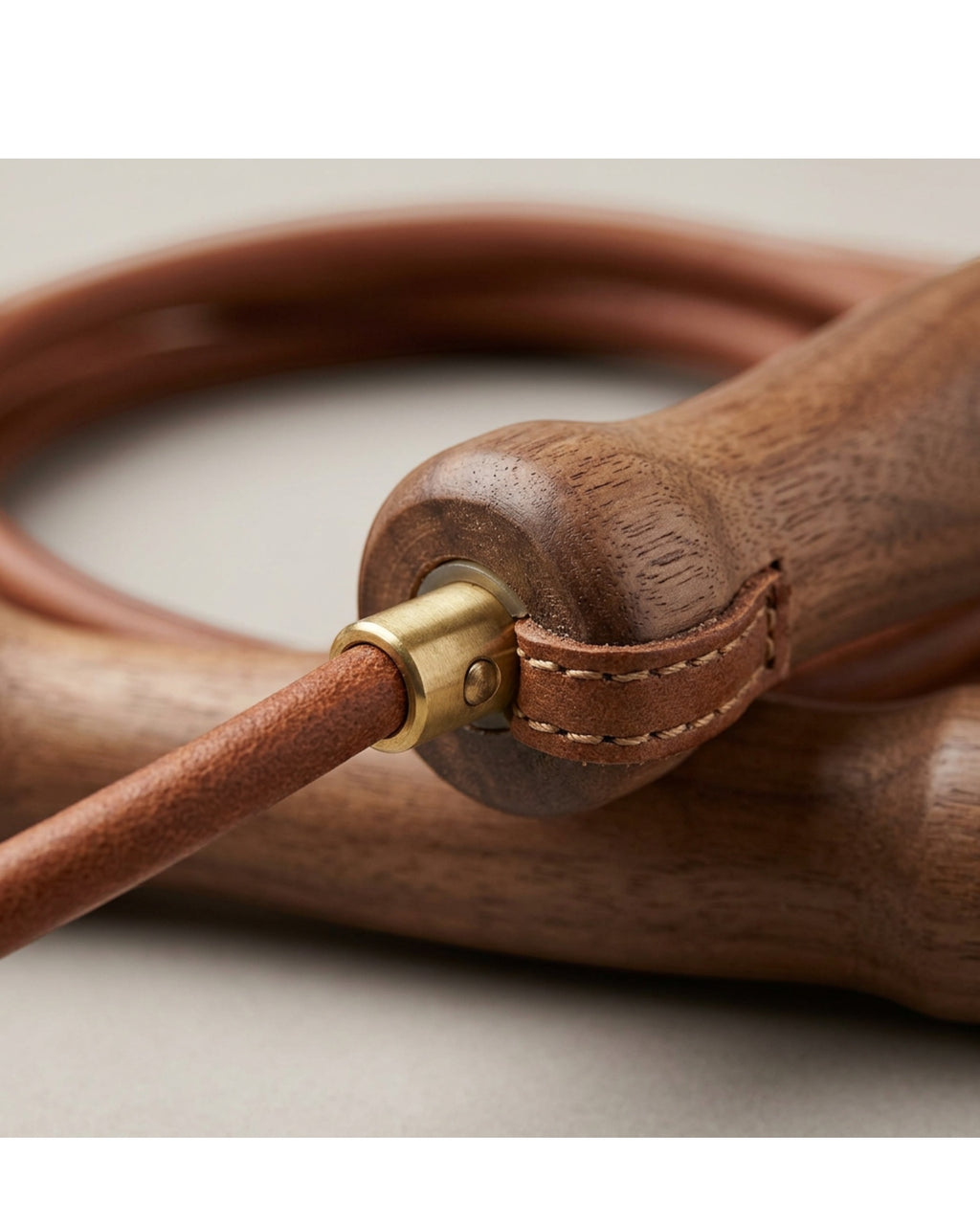 Valevt Leather Jump Rope 2.75 m with Walnut Handles Brown - Detail view